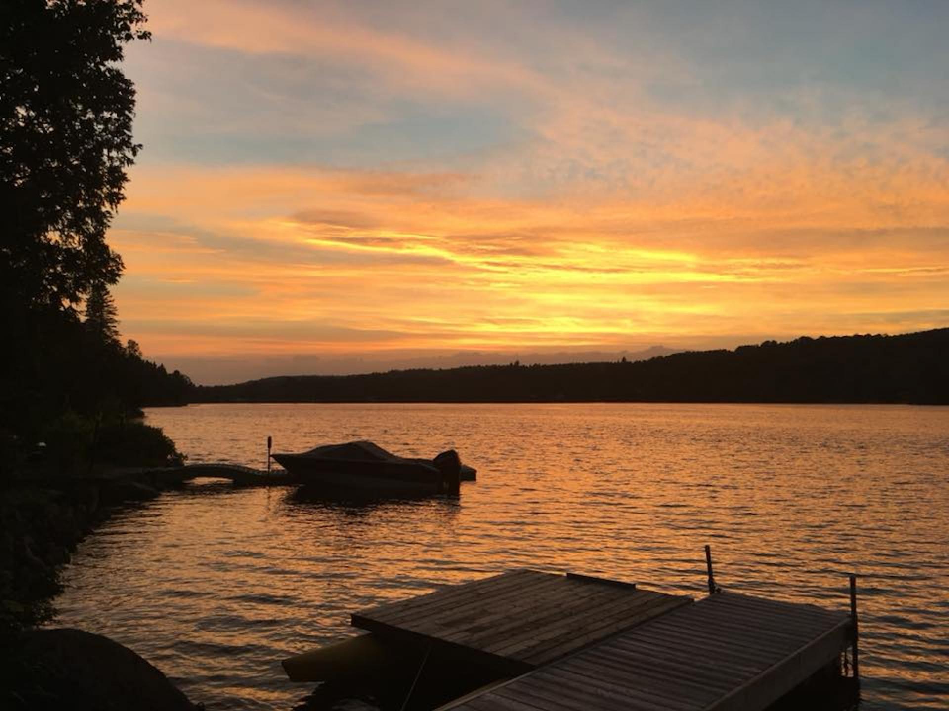 Josée Desrosiers Coucher du soleil Lac Brûlé